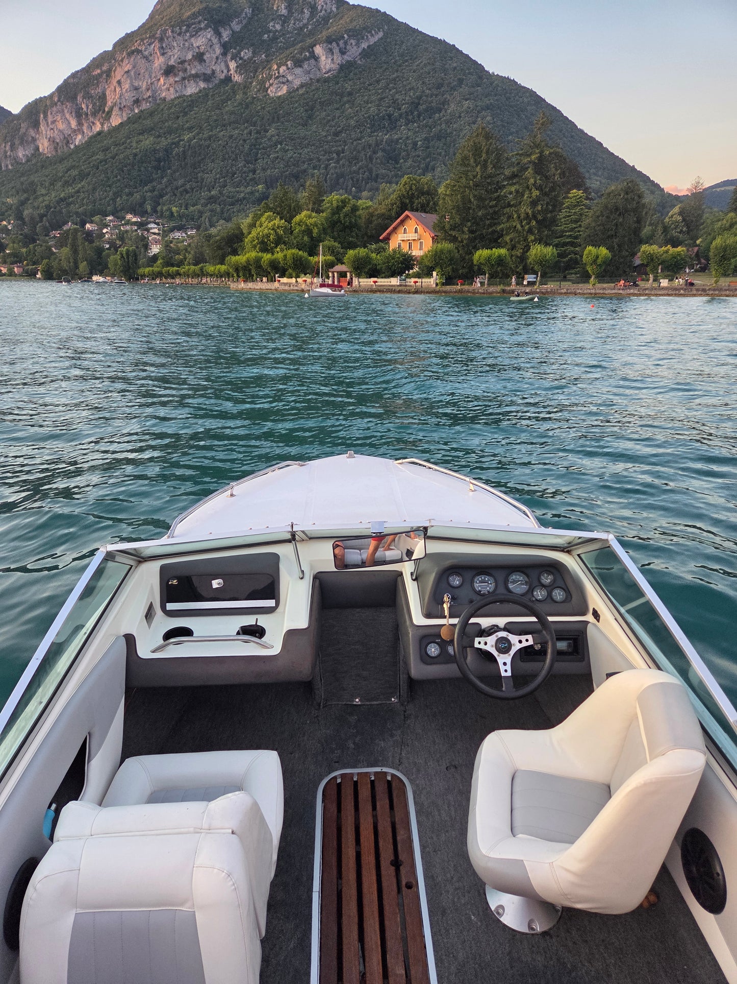 Sea Ray 160 sellerie cuir tableau de bord